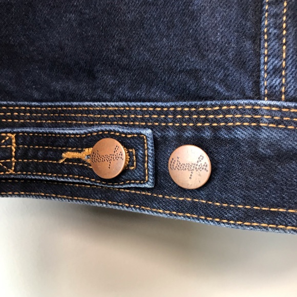 Wrangler - Picture 5 of 14